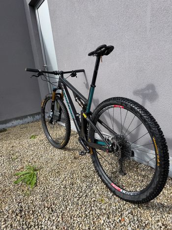 Used Santa Cruz Blur XX1 AXS Reserve TR / Carbon CC / 29 2020 2020 Mountainbike, Black — image 4 of 6