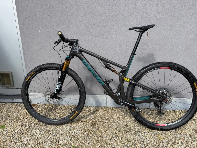 Used Santa Cruz Blur XX1 AXS Reserve TR / Carbon CC / 29 2020 2020 Mountainbike, Black — image 3 of 6