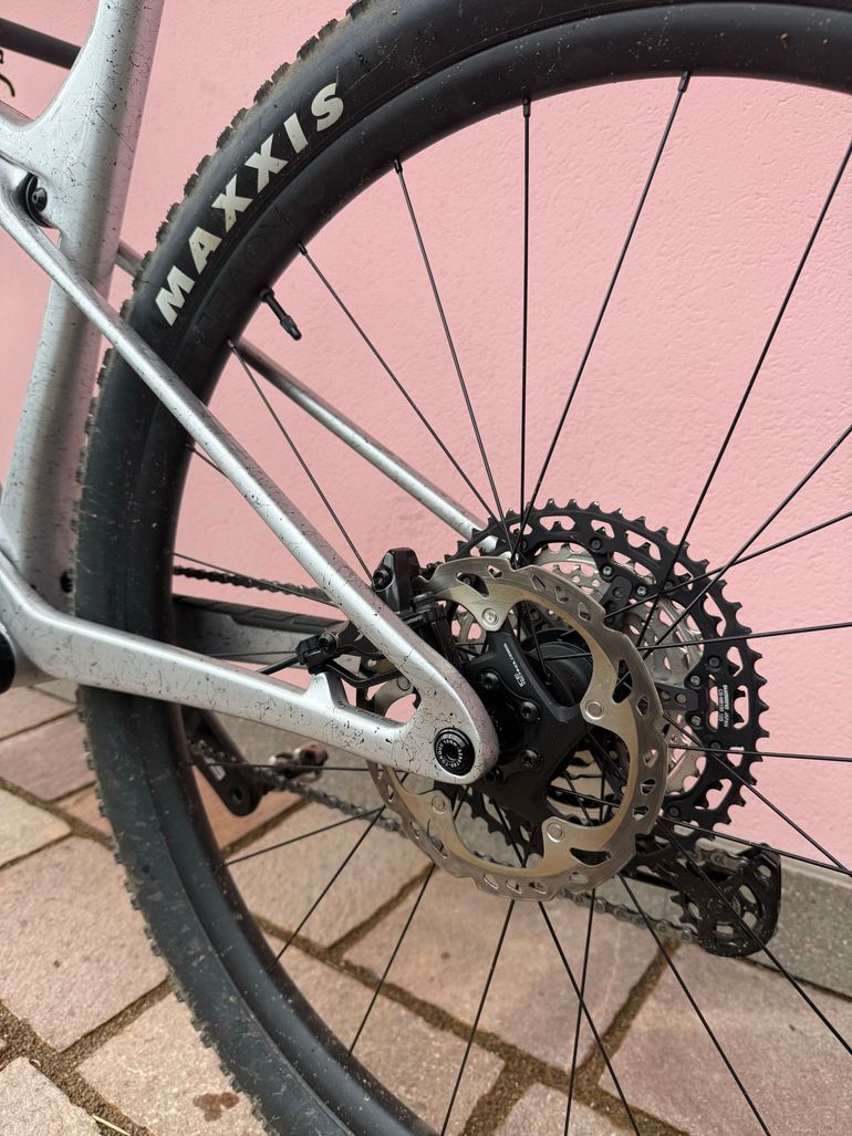 Used Trek Supercaliber SLR 9.8 XT Gen 2 2025 2025 Mountainbike, Light Gray — image 9 of 10