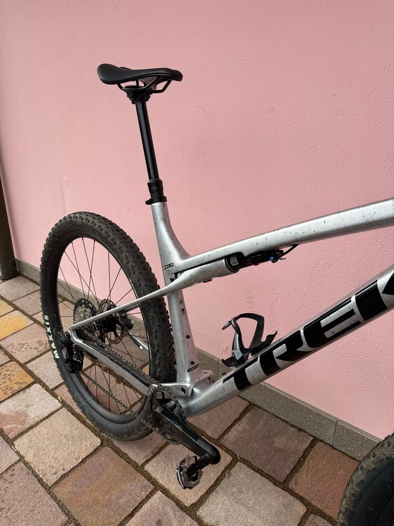 Used Trek Supercaliber SLR 9.8 XT Gen 2 2025 2025 Mountainbike, Light Gray — image 8 of 10