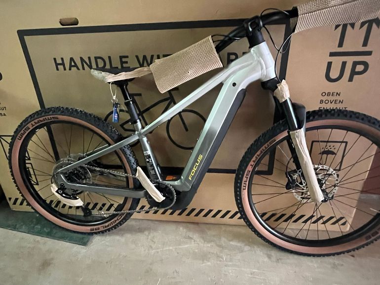 Used Focus JARIFA² 6.7 2026 2026 Mountainbike, Light Gray, 27.5 — image 1 of 8