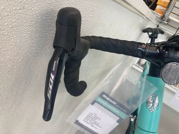Used Bianchi Sprint 105 Di2 2025 2025 Road & Gravel, Green — image 2 of 8