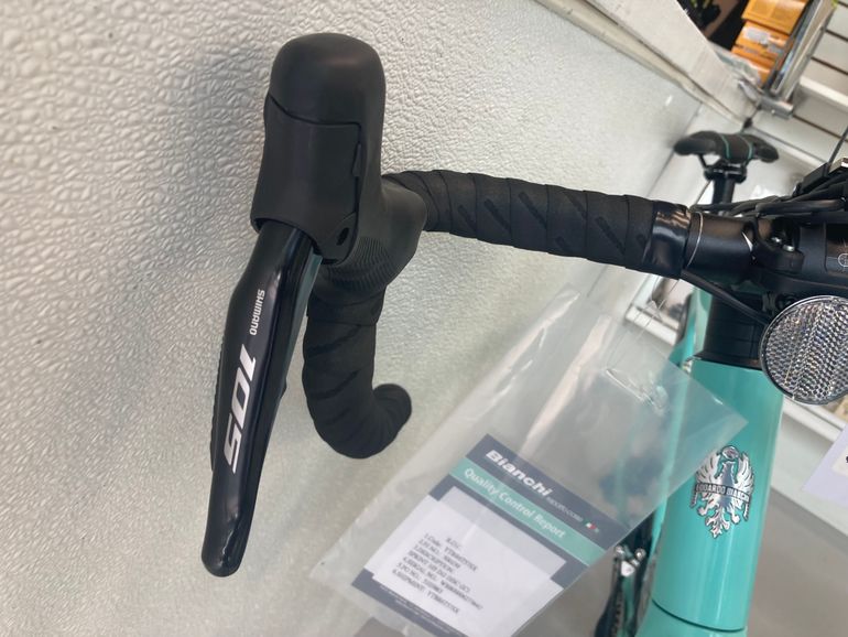 Used Bianchi Sprint 105 Di2 2025 2025 Road & Gravel, Green — image 2 of 8