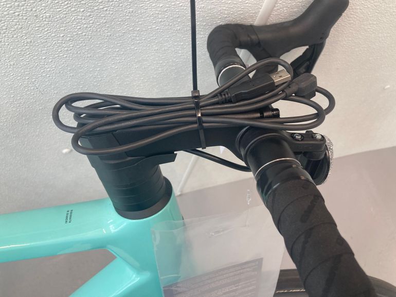 Used Bianchi Sprint 105 Di2 2025 2025 Road & Gravel, Green — image 4 of 8