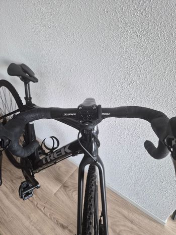 Used Trek Domane SL 5 2019 2019 Road & Gravel, Black — image 7 of 8