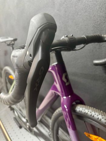 Used Scott Addict Gravel 40 2025 2025 Road & Gravel — image 3 of 5