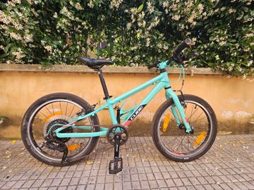 CUBE ACID 200 DISC 2021 2021 Youth usato, Verde — immagine 1 di 8
