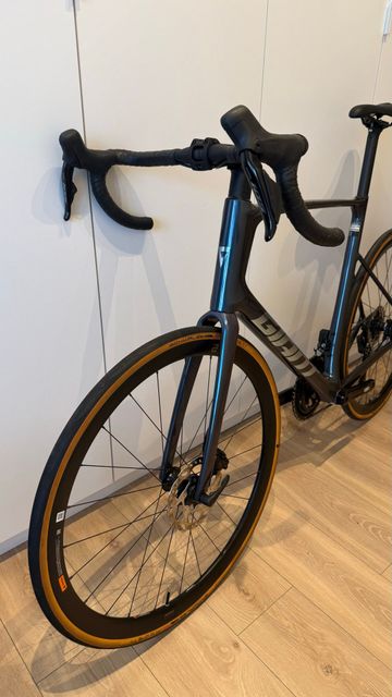 Giant Defy Advanced 0 2025 2025 Road & Gravel d'occasion — image 2 sur 3