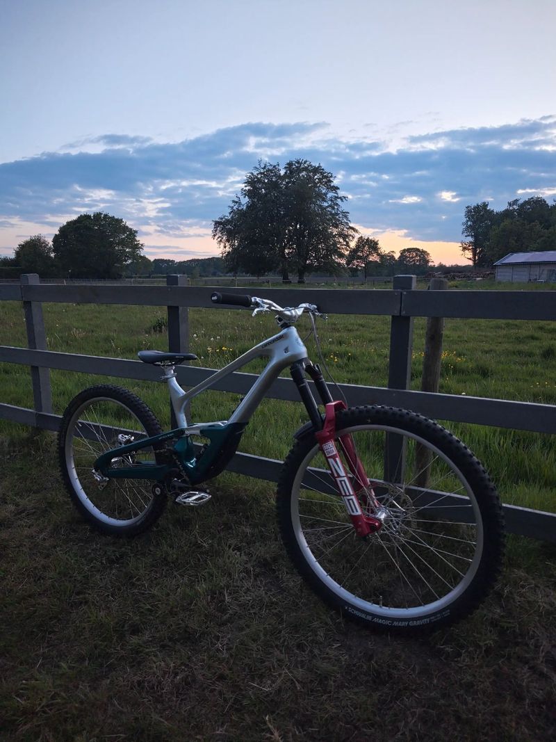 Used Cannondale Jekyll 1 2025 2025 Mountainbike, Blue, 29 — image 3 of 9