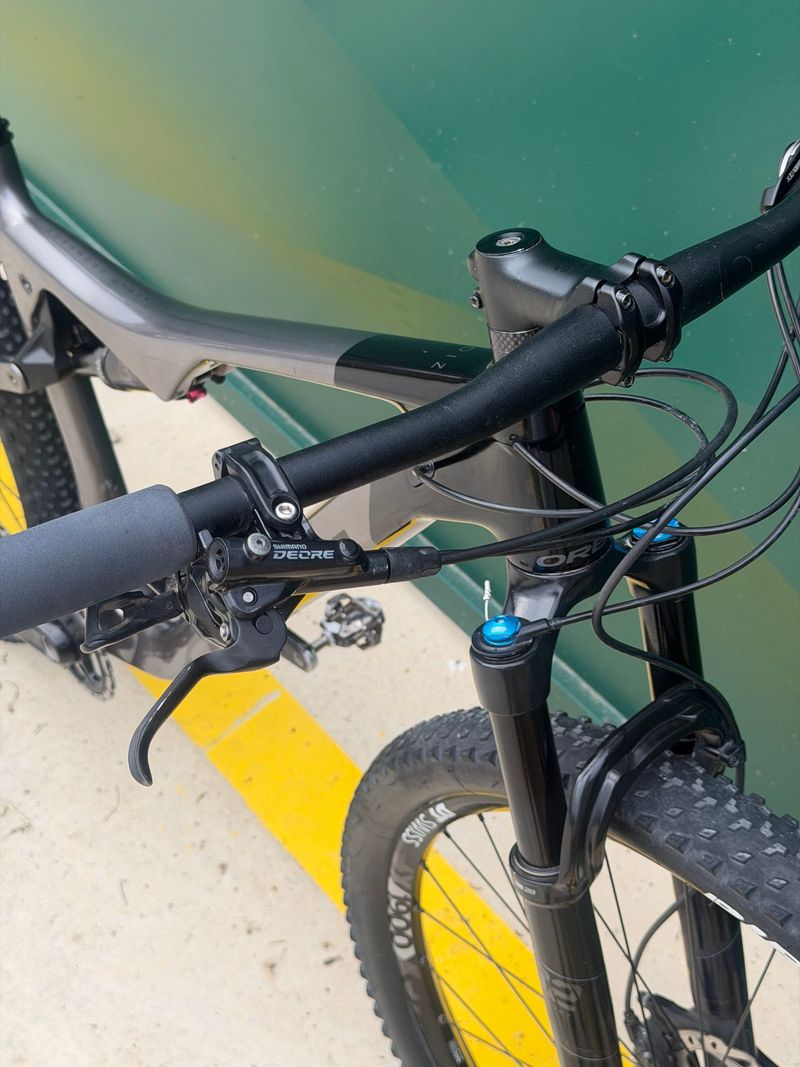 Orbea OIZ M30 2022 2022 Mountainbike usato, Grigio chiaro — immagine 7 di 15