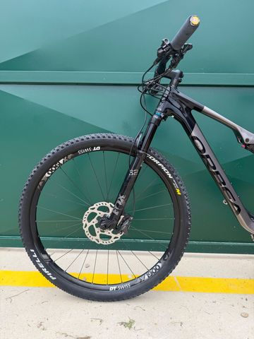 Orbea OIZ M30 2022 2022 Mountainbike usato, Grigio chiaro — immagine 6 di 15