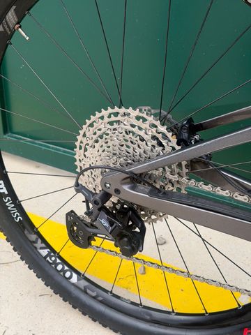 Orbea OIZ M30 2022 2022 Mountainbike usato, Grigio chiaro — immagine 14 di 15