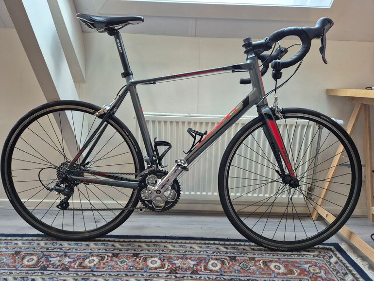 Used Giant Defy 5 2014 2014 Road & Gravel — image 1 of 11