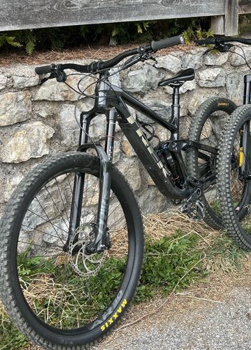 Brugt Trek Slash 8 Gen 5 2023 2023 Mountainbike — billede 2 af 7