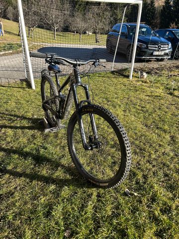 Brugt Trek Slash 8 Gen 5 2023 2023 Mountainbike — billede 4 af 7