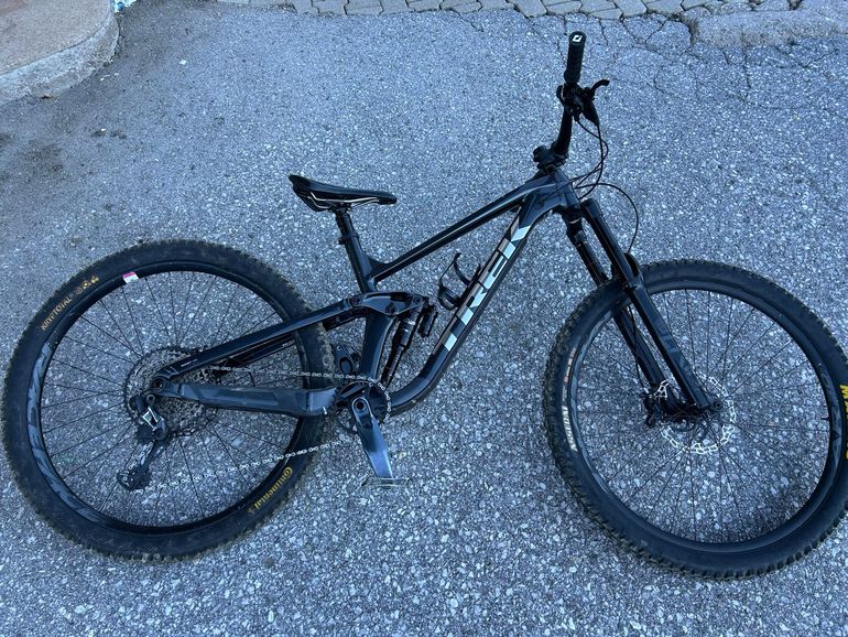 Used Trek Slash 8 Gen 5 2023 2023 Mountainbike, Black, 29 — image 7 of 7