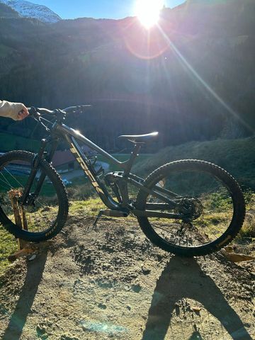 Brugt Trek Slash 8 Gen 5 2023 2023 Mountainbike — billede 6 af 7