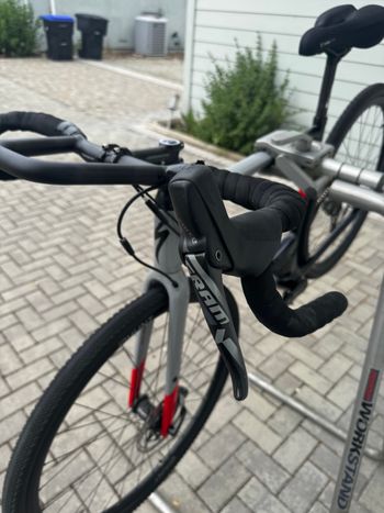 Used Specialized Men's Diverge Expert 2018 2018 Road & Gravel, Light Gray — image 7 of 9