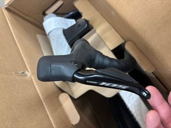 Used Canyon Aeroad CF SLX 7 Di2 2025 2025 Road & Gravel, White — image 5 of 9