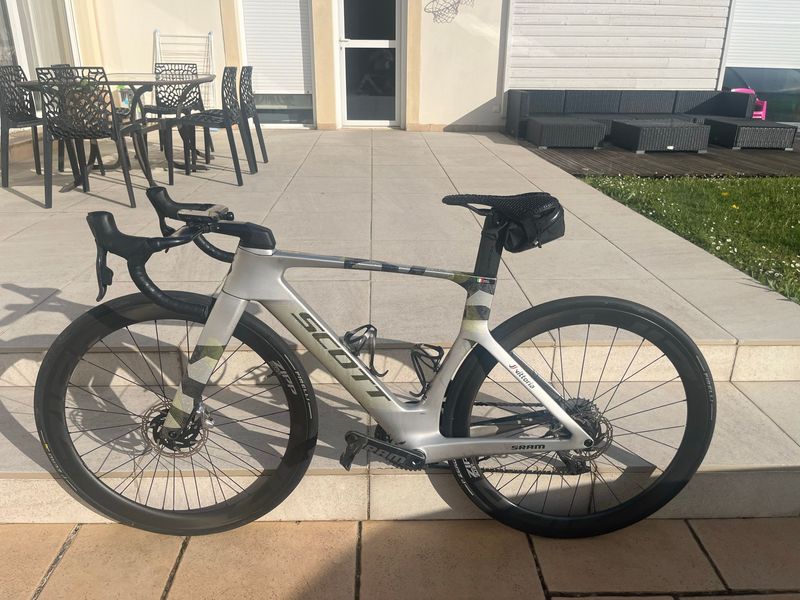 Used Scott Foil RC Ultimate 2023 2023 Road & Gravel, Light Gray — image 2 of 5