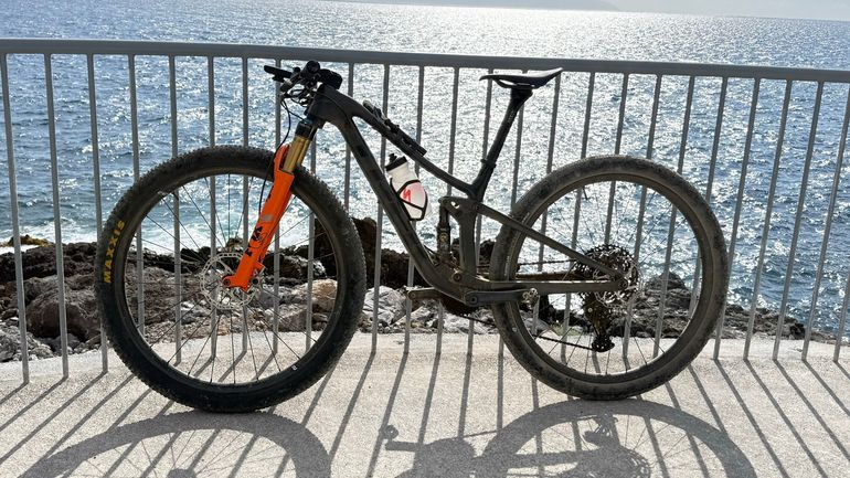 Used Trek top fuel Trek top fuel Custom Shimano 105 2022 Mountainbike, Black — image 1 of 3