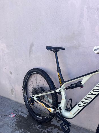 Used Canyon Neuron CF 7 2021 2021 Mountainbike, White, 27.5, 29 — image 2 of 8