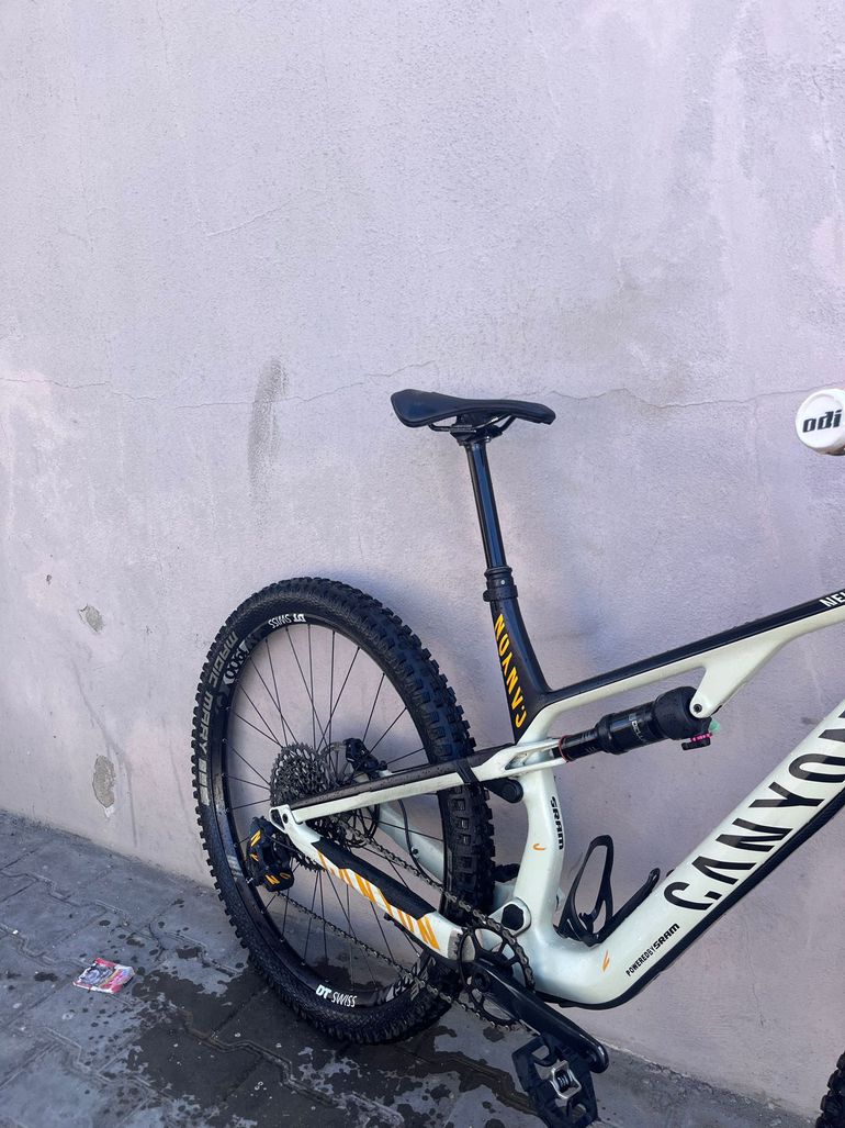 Used Canyon Neuron CF 7 2021 2021 Mountainbike, White, 27.5, 29 — image 2 of 8