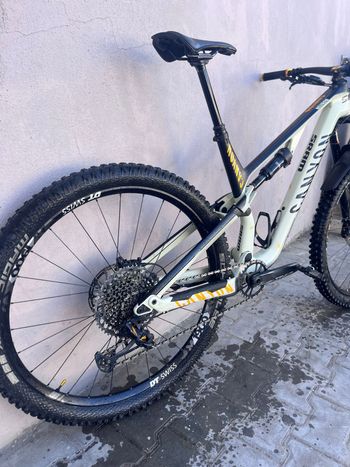 Used Canyon Neuron CF 7 2021 2021 Mountainbike, White, 27.5, 29 — image 7 of 8