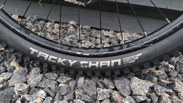 Used Ragley Marley Shimano Deore XT 2022 Mountainbike, Red — image 9 of 15