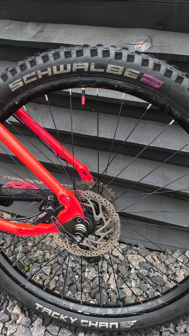 Used Ragley Marley Shimano Deore XT 2022 Mountainbike, Red — image 8 of 15