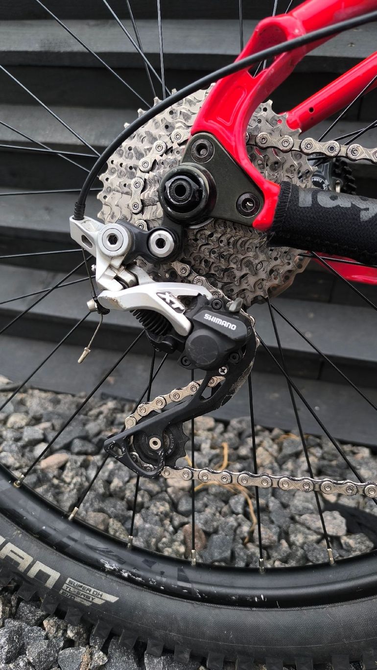Used Ragley Marley Shimano Deore XT 2022 Mountainbike, Red — image 3 of 15
