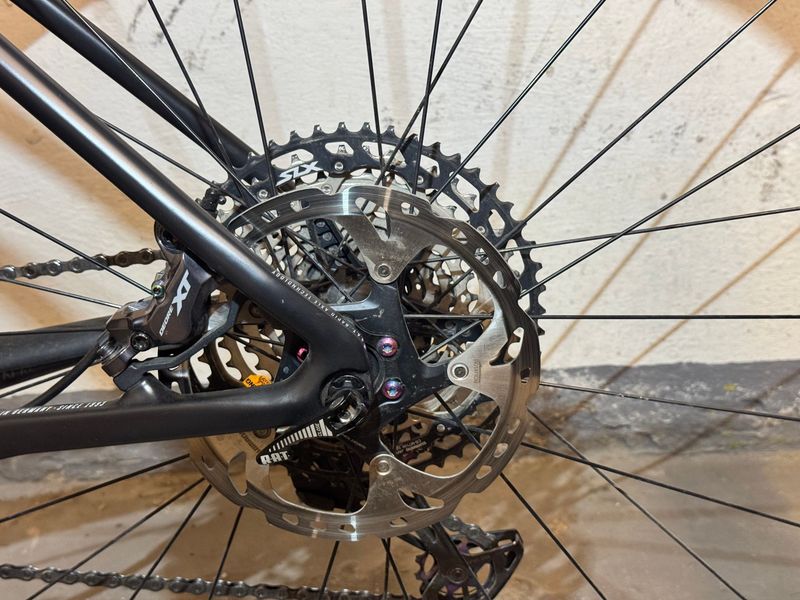 Used Focus Raven 8.7 2022 2022 Mountainbike, Black, 29 — image 9 of 11