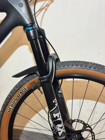 Used Focus Raven 8.7 2022 2022 Mountainbike, Black, 29 — image 4 of 11