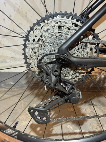 Used Focus Raven 8.7 2022 2022 Mountainbike, Black, 29 — image 6 of 11