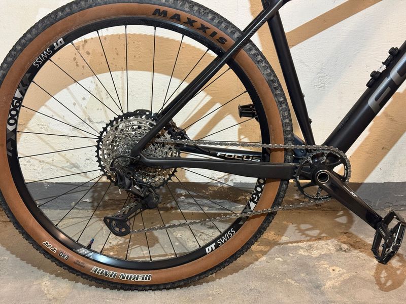 Used Focus Raven 8.7 2022 2022 Mountainbike, Black, 29 — image 3 of 11