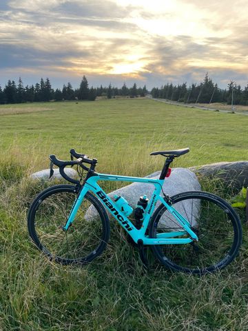 Used Bianchi Aria 105 2018 2018 Road & Gravel, Green — image 1 of 3