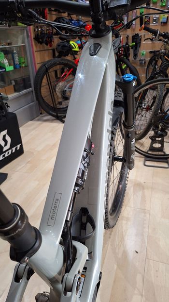 Used Cannondale Moterra neo Shimano Deore XT 2025 Mountainbike, Hellgrau — image 6 of 8