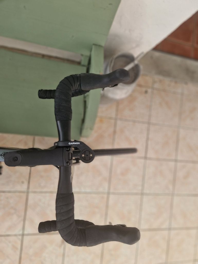 Used Bianchi Oltre Race 105 2024 2024 Road & Gravel — image 4 of 7