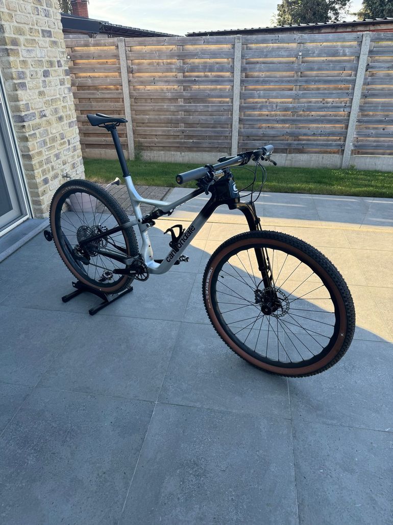 Used Cannondale Scalpel Carbon 3 2023 2023 Mountainbike, Light Gray — image 2 of 12