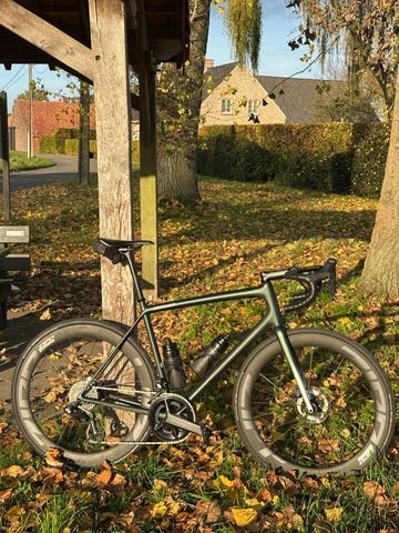 Used Specialized Aethos Pro - Ultegra Di2 2023 Frameset 2023 Road & Gravel