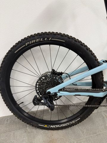 Gebrauchtes Specialized Stumpjumper EVO Comp 2022 2022 Mountainbike, Blau, 29 — Bild 3 von 5