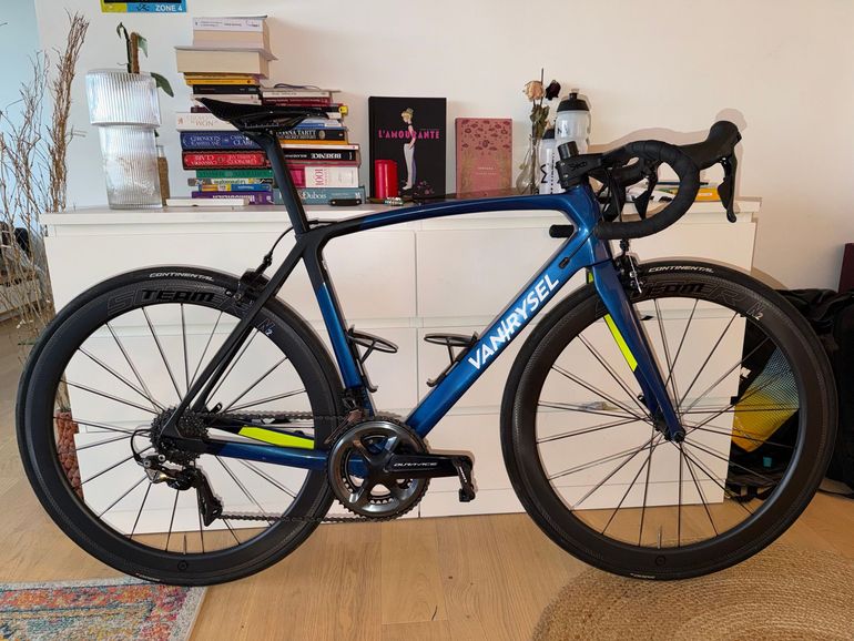 Used Van rysel RCR 940 CF Carbon Road Bike, - Dura Ace 2020 2020 Road & Gravel, Blue — image 1 of 7