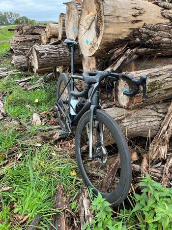Used Specialized Aethos Pro - Ultegra Di2 2023 2023 Road & Gravel, Green — image 3 of 9
