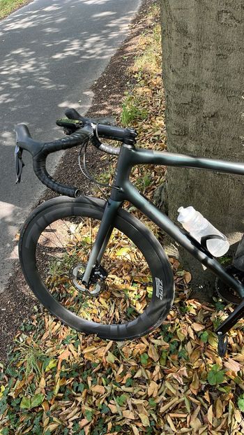 Used Specialized Aethos Pro - Ultegra Di2 2023 2023 Road & Gravel, Green — image 5 of 9