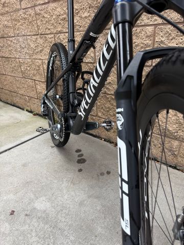 Used Specialized Epic World Cup Pro 2023 2023 Mountainbike, Black, 29 — image 6 of 17