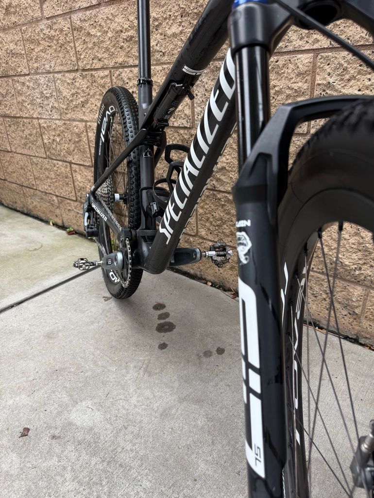 Used Specialized Epic World Cup Pro 2023 2023 Mountainbike, Black, 29 — image 6 of 17