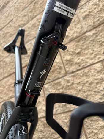 Used Specialized Epic World Cup Pro 2023 2023 Mountainbike, Black, 29 — image 4 of 17