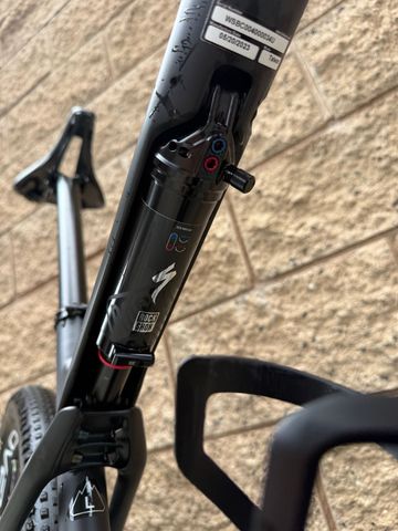 Used Specialized Epic World Cup Pro 2023 2023 Mountainbike, Black, 29 — image 4 of 17
