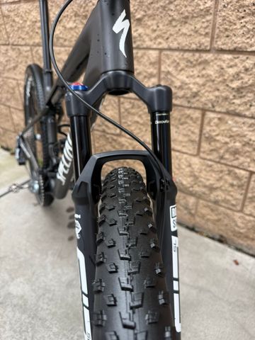 Used Specialized Epic World Cup Pro 2023 2023 Mountainbike, Black, 29 — image 2 of 17