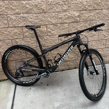 Used Specialized Epic World Cup Pro 2023 2023 Mountainbike, Black, 29 — image 1 of 17